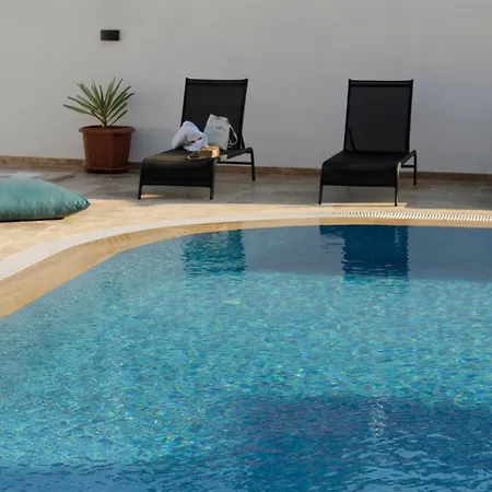 Tufan Boutique & أورتاجا